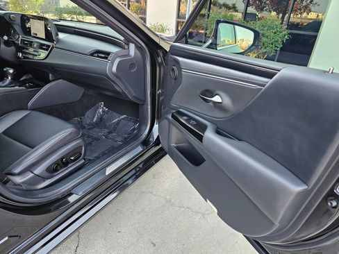 Used 2025 Lexus ES 350 w/ Accessory Package (Z2) image 27