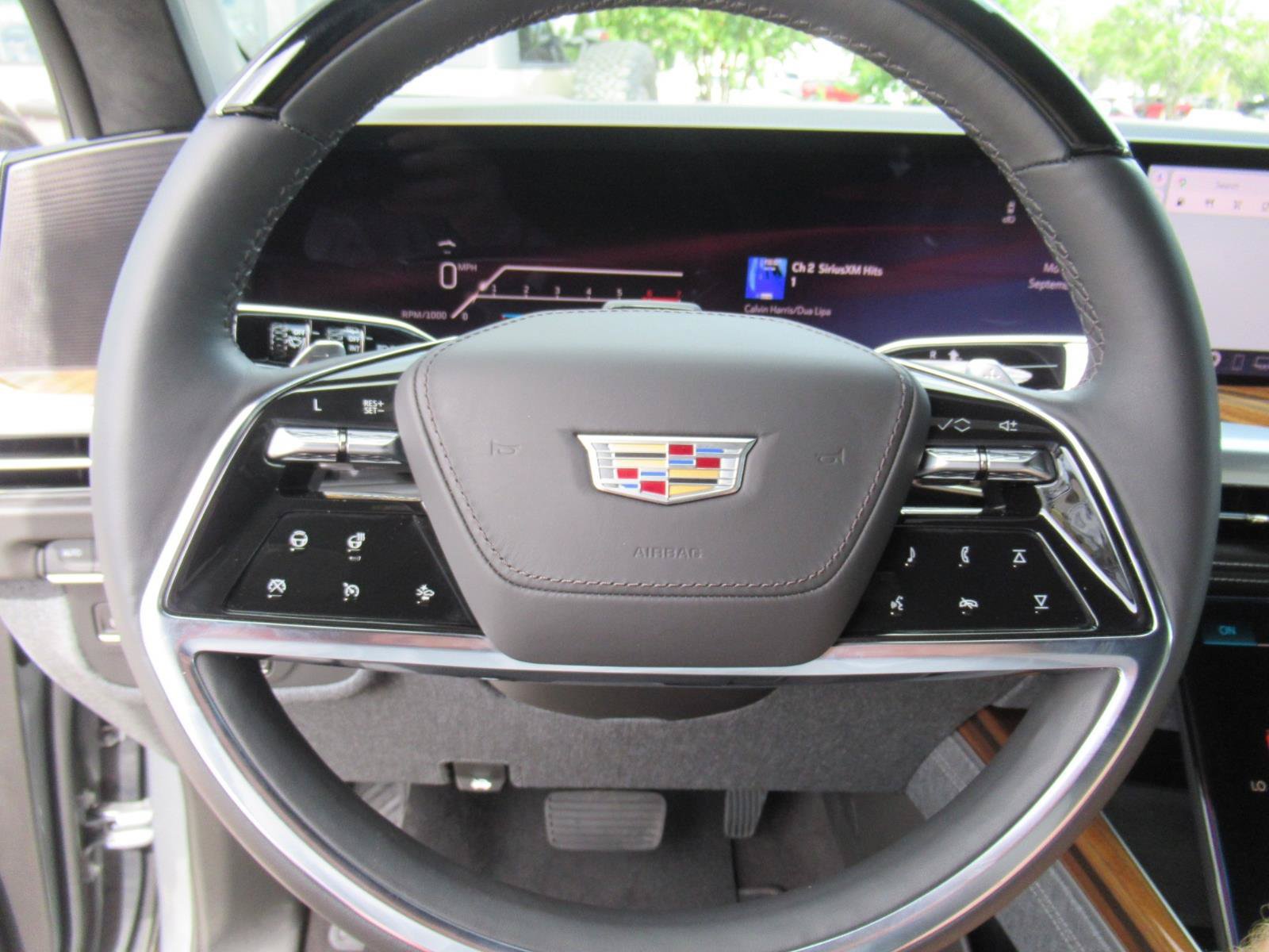 Certified 2026 Cadillac Escalade ESV Platinum Sport w/ LPO, ONYX Package AWD/4WD image 28