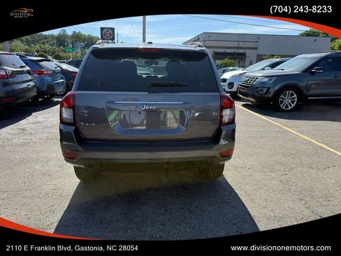 Used 2017 Jeep Compass Latitude AWD/4WD image 6