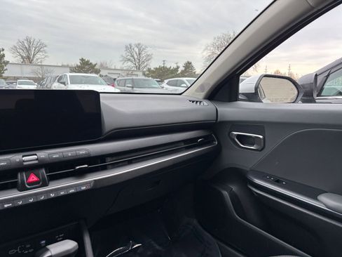 Used 2025 Kia K4 LXS image 35