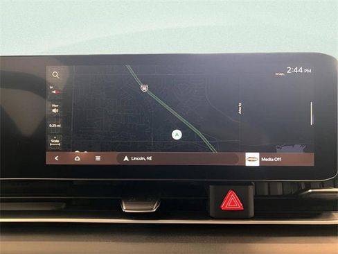 Used 2025 Kia Carnival EX image 19