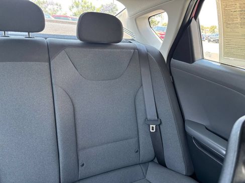 Used 2025 Kia K4 FWD image 38