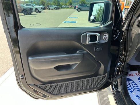 Used 2022 Jeep Wrangler Unlimited Sport AWD/4WD image 7