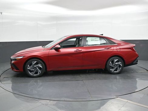 New 2025 Hyundai Elantra Limited image 8
