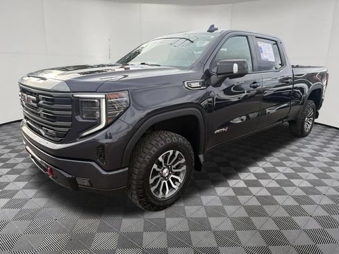 Used 2022 GMC Sierra 1500 AT4 AWD/4WD image 3