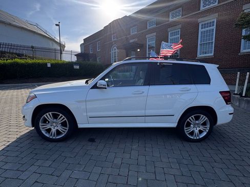 Used 2015 Mercedes-Benz GLK 350 4MATIC image 2