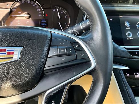 Used 2017 Cadillac XT5 Luxury image 25