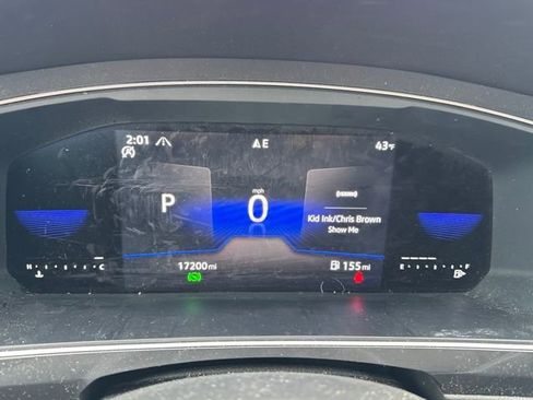 Used 2022 Volkswagen Tiguan SE R-Line image 22