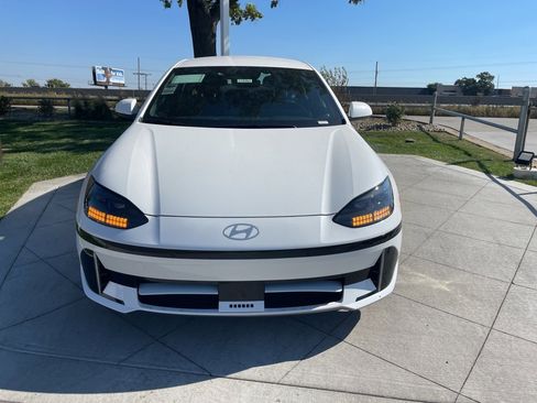 New 2025 Hyundai Ioniq 6 SE image 8