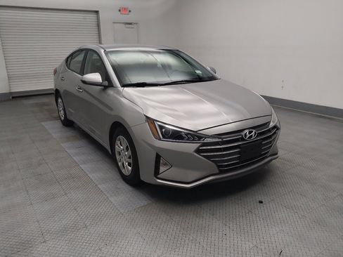 Used 2020 Hyundai Elantra SE FWD image 13