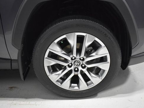 Used 2023 Toyota RAV4 XLE Premium image 10