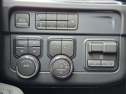 New 2026 Chevrolet Tahoe LT w/ Comfort Package AWD/4WD image 22