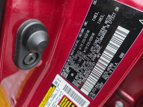 Used 2021 Toyota Highlander XLE image 39