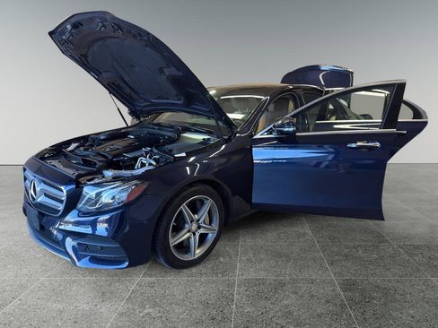 Used 2017 Mercedes-Benz E 300 4MATIC image 11