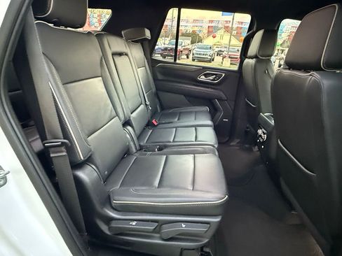 Used 2024 GMC Yukon SLT image 39
