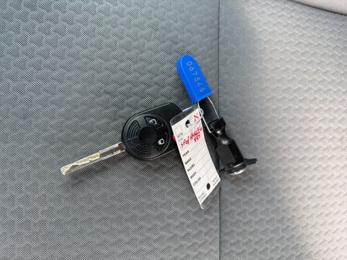 Used 2017 Ford Escape SE w/ Equipment Group 201A AWD/4WD image 31