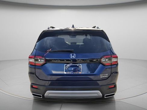 Used 2024 Honda Pilot Touring image 6