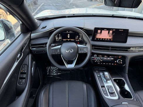 Used 2025 INFINITI QX60 Luxe w/ Black Edition image 6