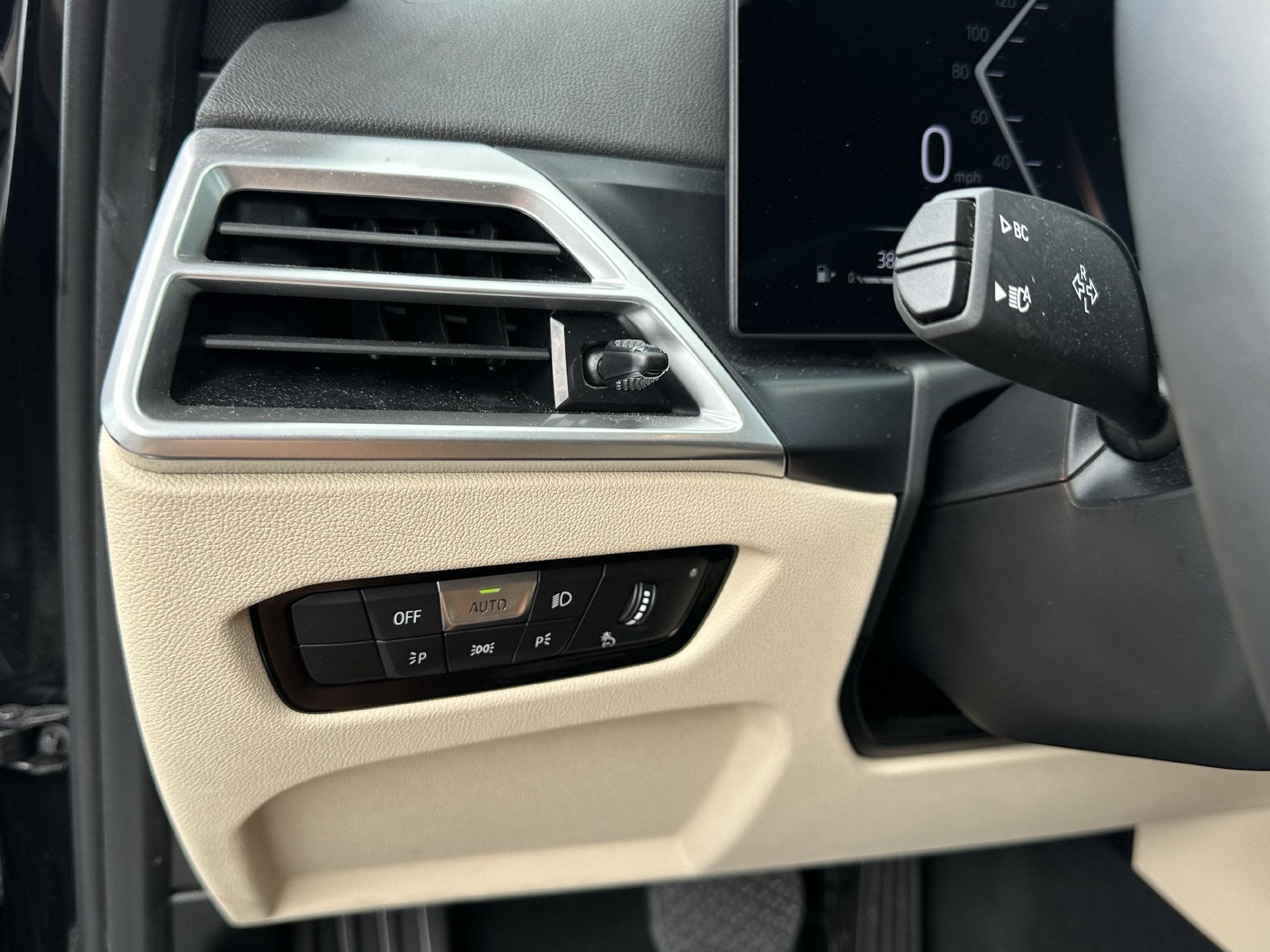 Certified 2025 BMW 330i Sedan RWD image 29