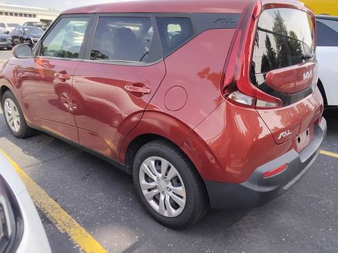 Used 2022 Kia Soul LX FWD image 5