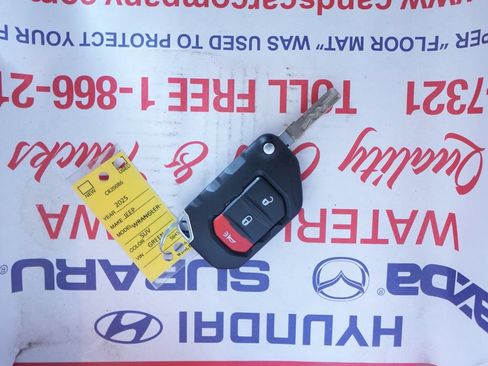 Used 2025 Jeep Wrangler Sport AWD/4WD image 38