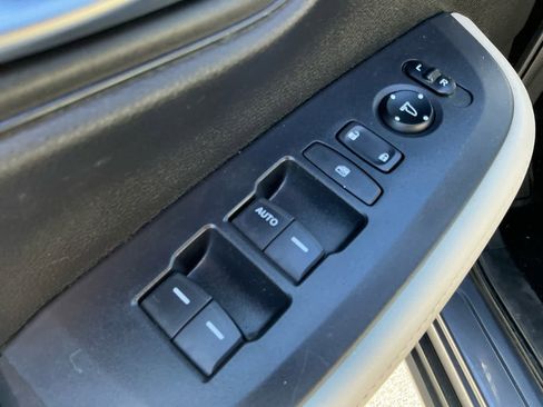 Used 2023 Honda HR-V LX image 18