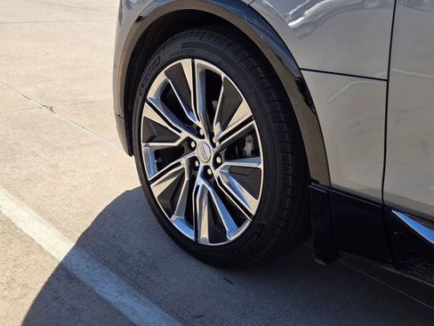 Certified 2025 Cadillac Lyriq Luxury image 10