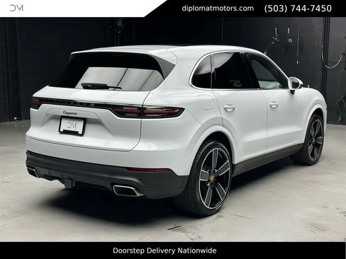 Used 2023 Porsche Cayenne image 6