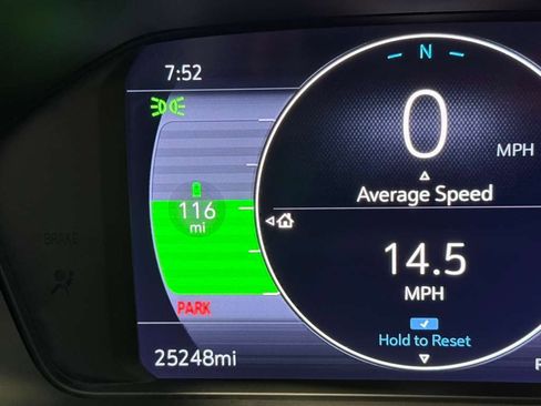 Used 2022 Chevrolet Bolt EUV LT w/ Convenience Package image 15