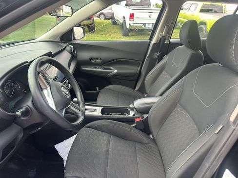 Used 2023 Nissan Kicks SV FWD image 14
