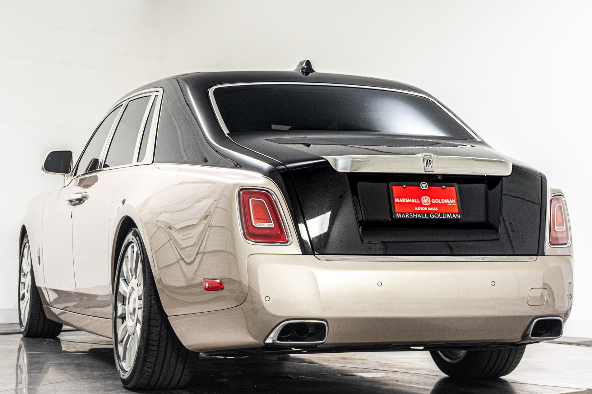 Used 2019 Rolls-Royce Phantom Sedan RWD image 7