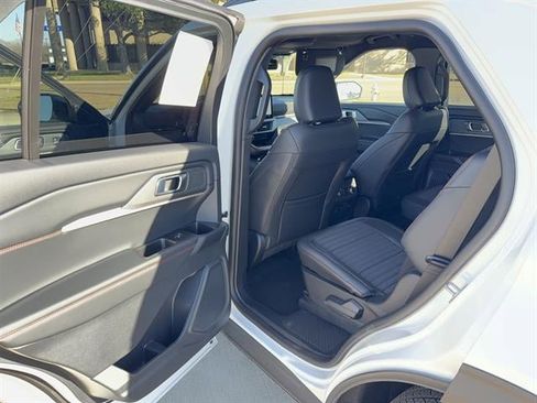 New 2026 Ford Explorer ST-Line w/ ST-Line Street Pack image 9