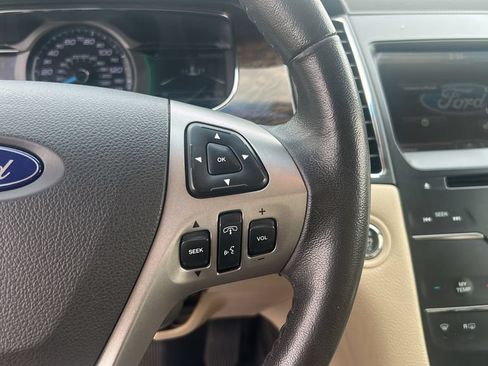 Used 2015 Ford Taurus Limited FWD image 12