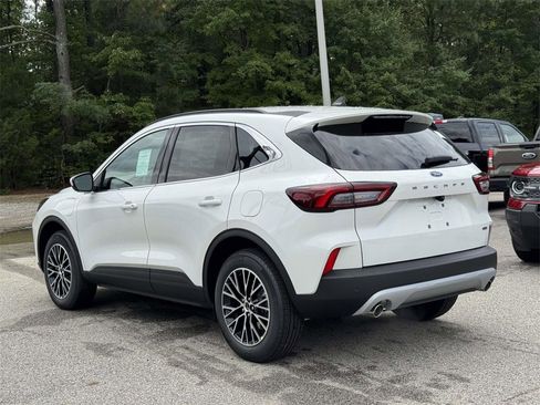 New 2026 Ford Escape SE image 21