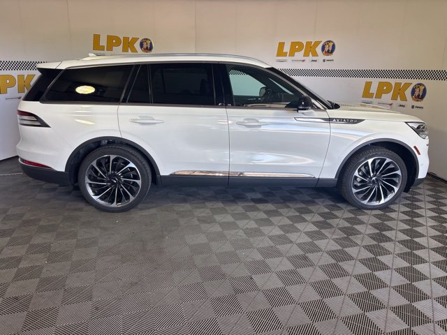Used 2020 Lincoln Aviator Reserve w/ Equipment Group 202A AWD/4WD image 2
