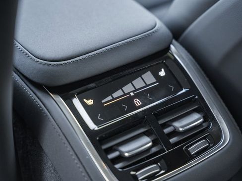 New 2026 Volvo XC90 B6 Plus image 34