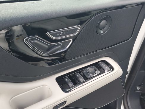 New 2026 Lincoln Aviator Reserve w/ Jet Appearance Package AWD/4WD image 9