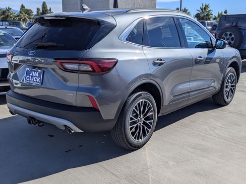 New 2026 Ford Escape SE w/ Class II Trailer Tow Package image 2