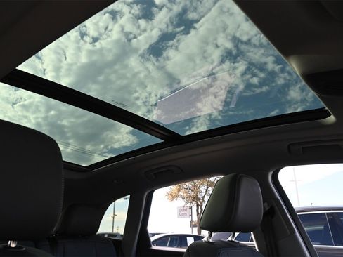 Certified 2025 Audi Q5 Premium w/ Convenience Package image 24