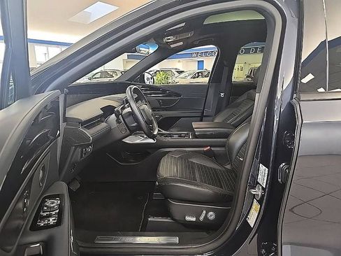 Used 2024 Lincoln Nautilus Reserve w/ Equipment Group 202A AWD/4WD image 14
