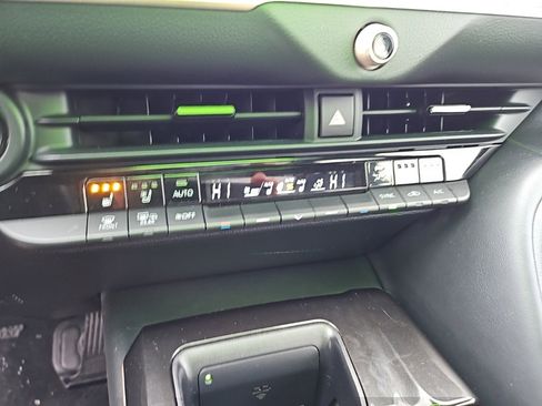 Used 2024 Toyota Crown Limited image 12