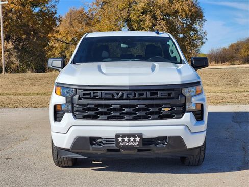 Used 2024 Chevrolet Silverado 1500 Custom image 2