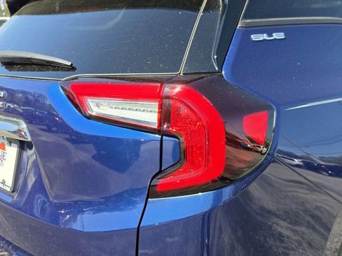 Used 2023 GMC Terrain SLE w/ Driver Convenience Package image 10