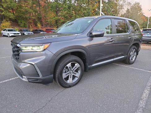 Used 2025 Honda Pilot EX-L image 1