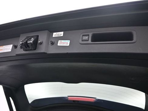 Used 2024 Toyota Highlander LE image 34