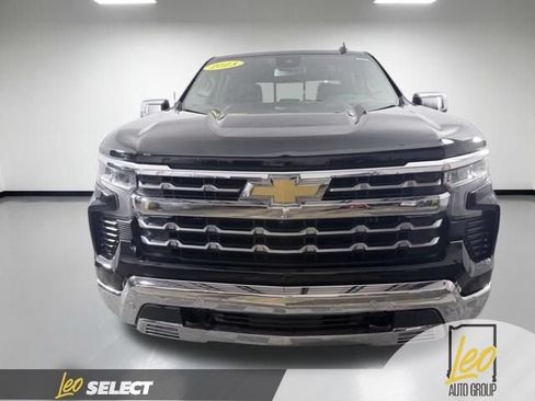 Used 2023 Chevrolet Silverado 1500 LTZ w/ LTZ Convenience Package II AWD/4WD image 2