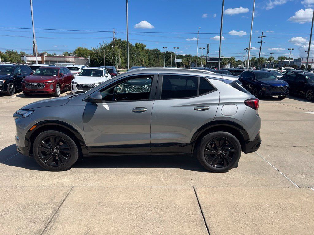 Used 2024 Buick Encore GX Sport Touring AWD/4WD image 2