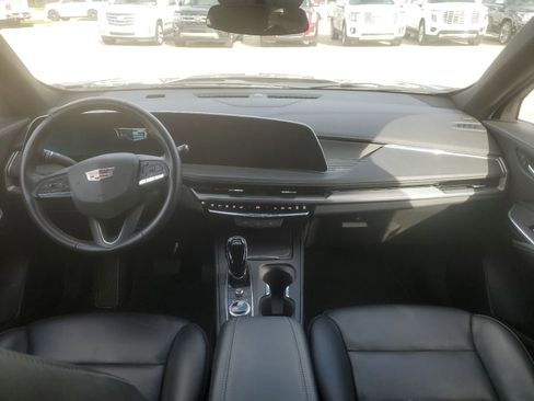 Used 2024 Cadillac XT4 Premium Luxury image 10