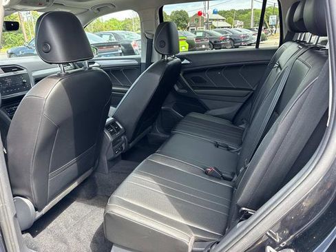 Used 2022 Volkswagen Tiguan SE image 14