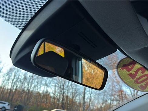 Used 2024 Toyota Corolla Cross LE image 21